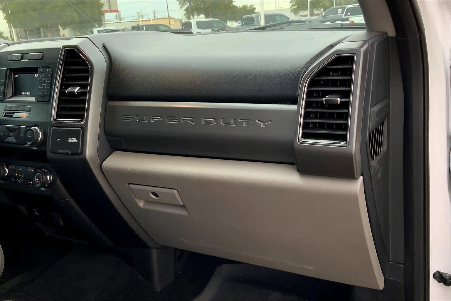 Used 2019 Ford F250 XLT w/ Camper Package AWD/4WD image 19