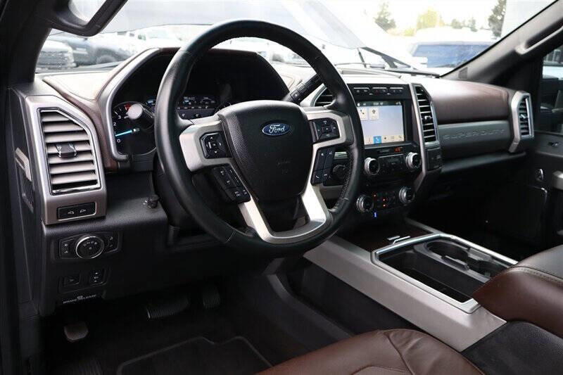 Used 2017 Ford F350 Platinum w/ Platinum Ultimate Package image 16