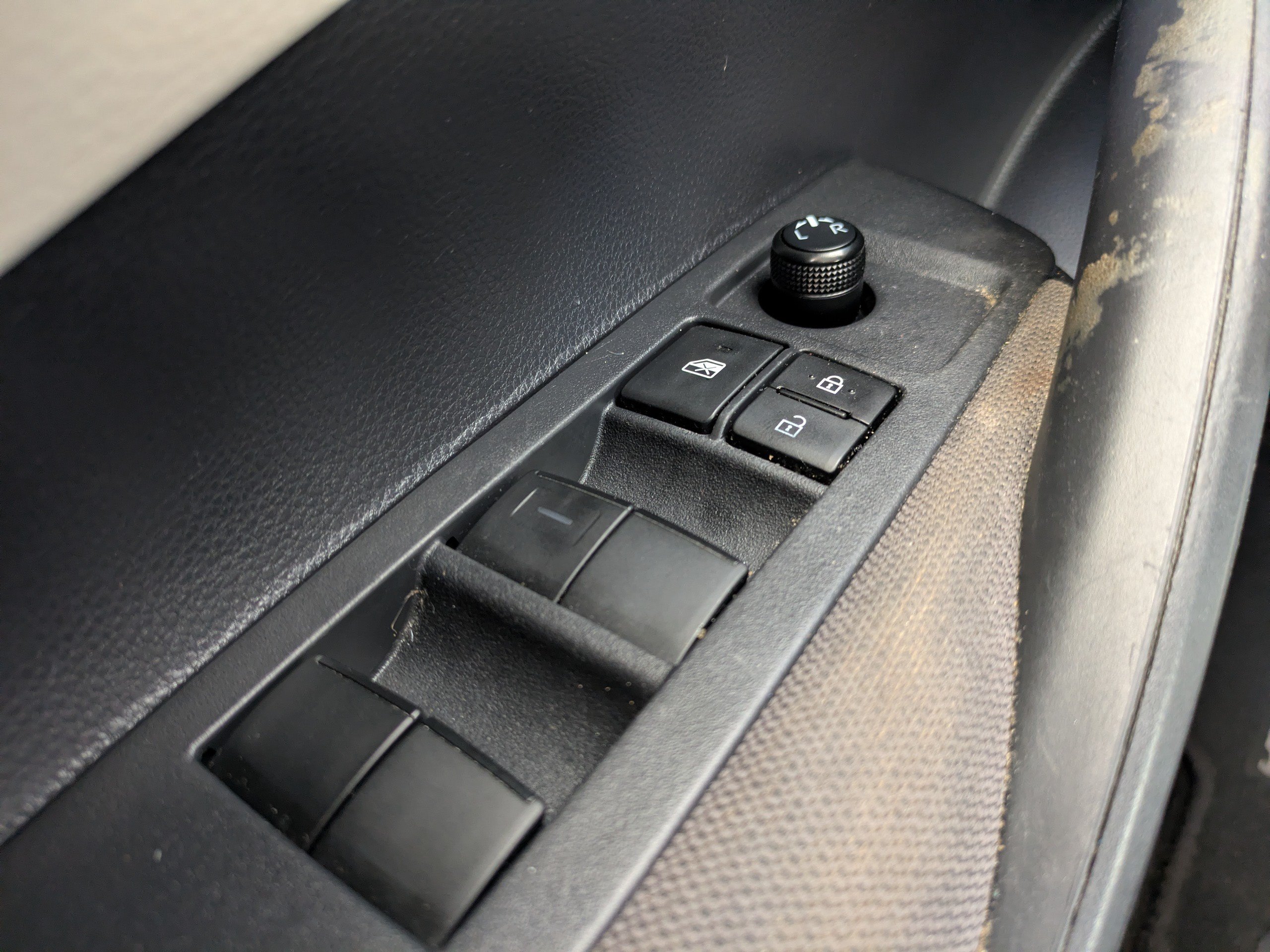 Used 2020 Toyota Corolla LE FWD image 19