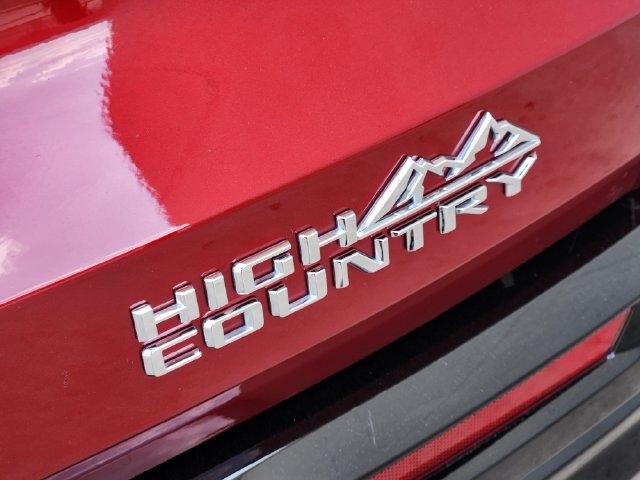 Used 2026 Chevrolet Traverse High Country w/ LPO, Floor Liner Package FWD image 10