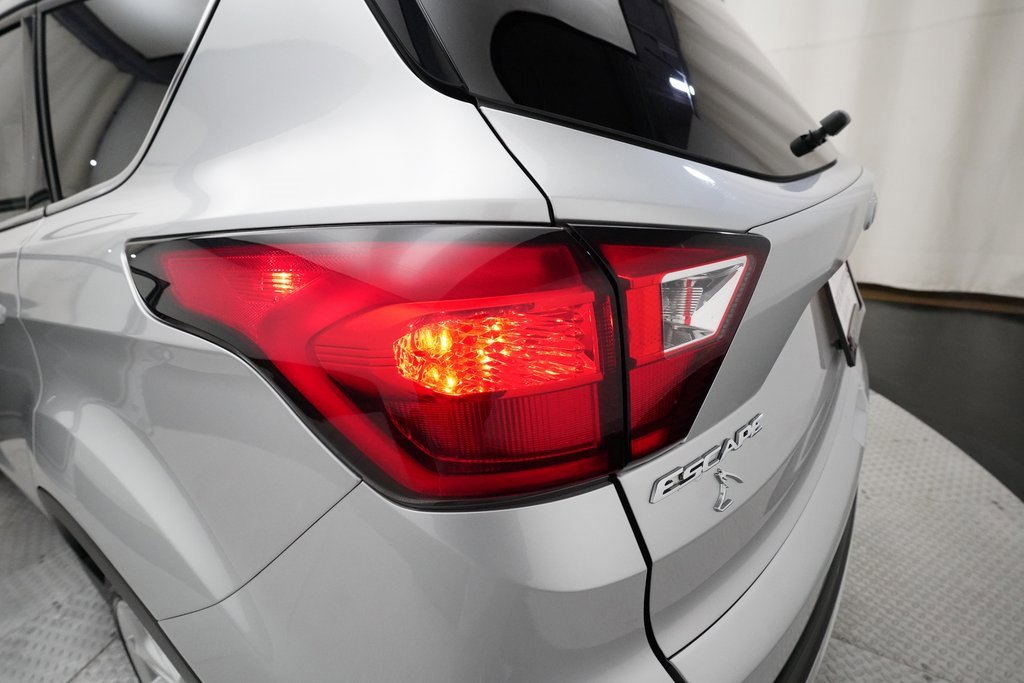 Used 2019 Ford Escape Titanium image 33