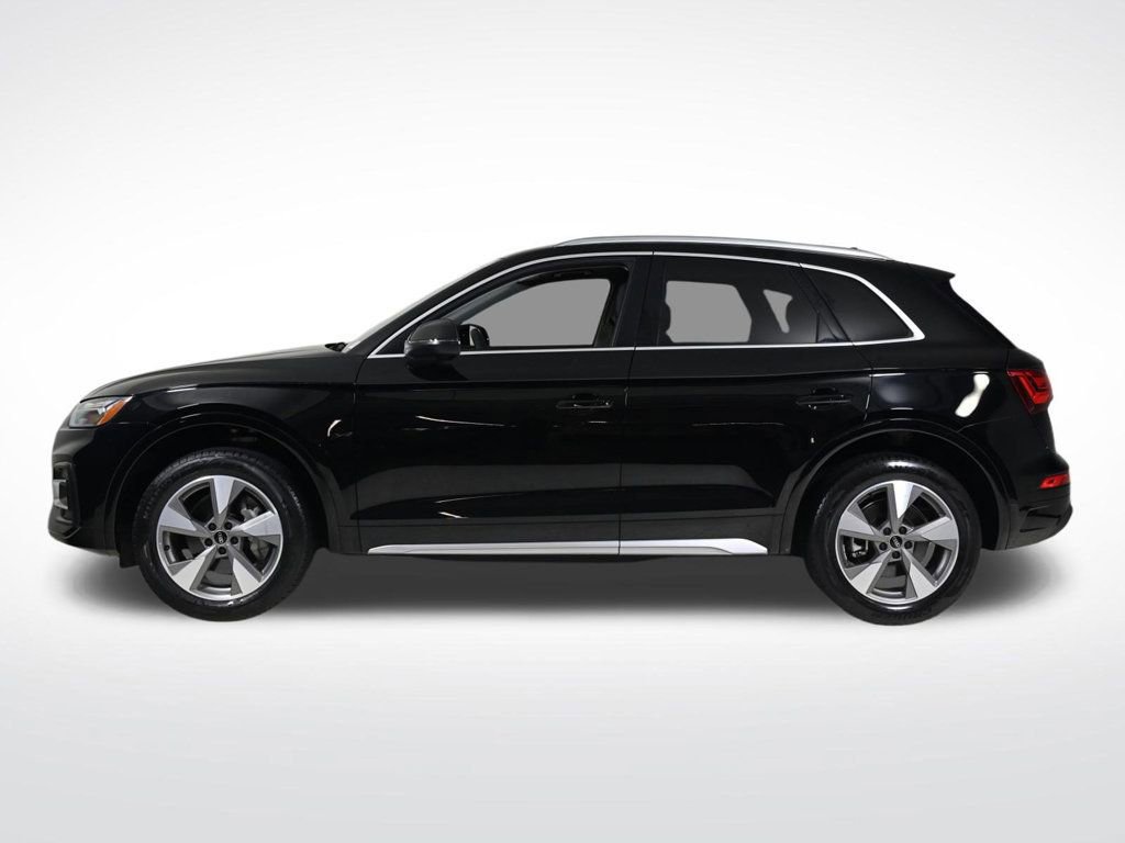 Certified 2023 Audi Q5 2.0T Premium w/ Convenience Package image 2