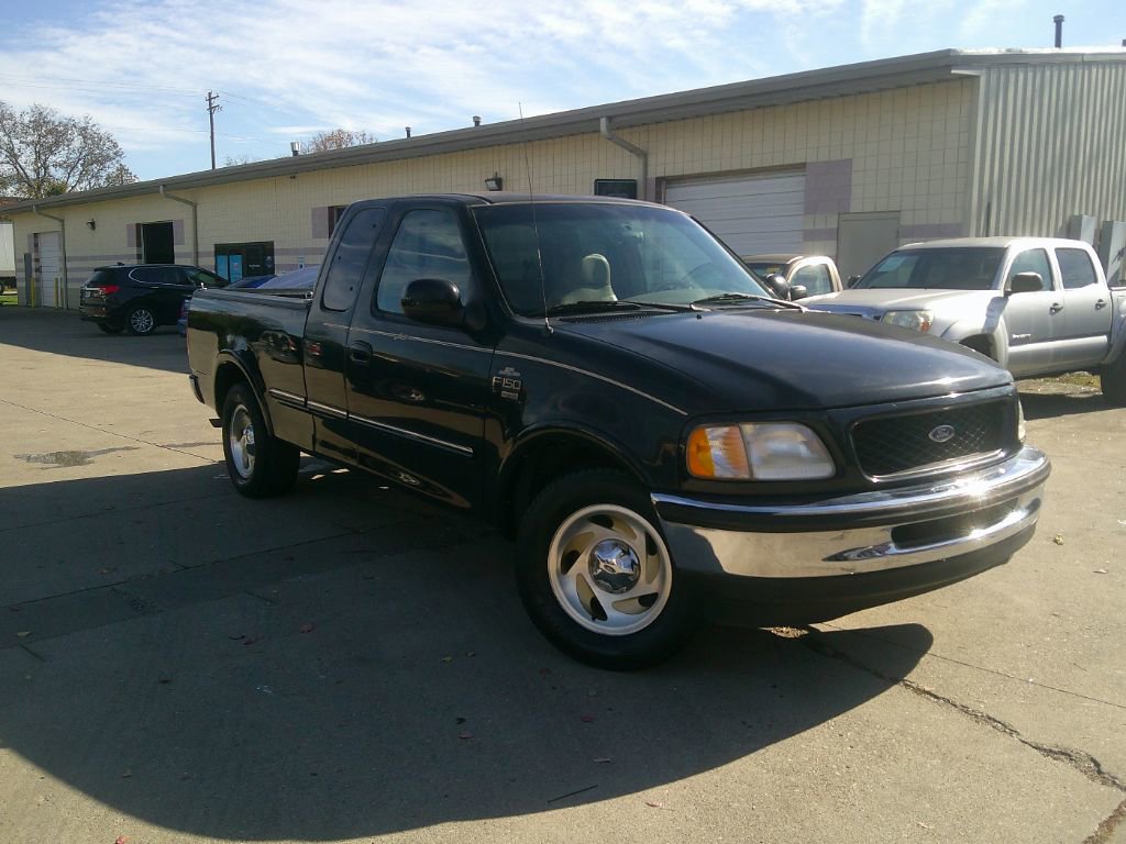 Used 1998 Ford F150 XLT image 3