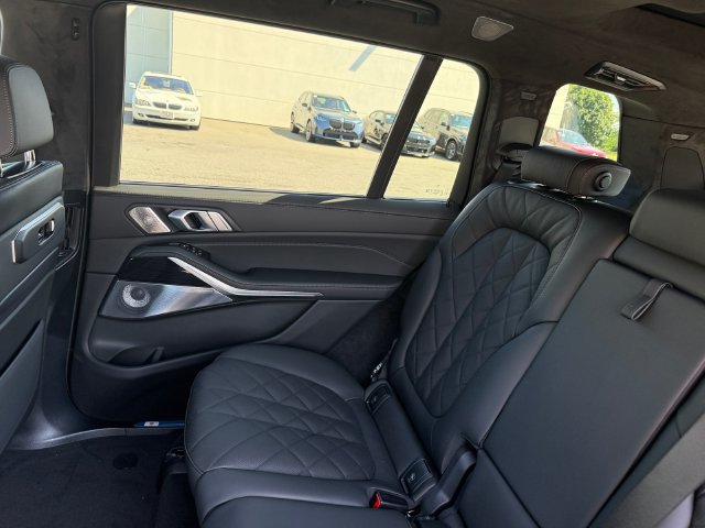 New 2027 BMW X7 xDrive40i w/ M Sport Package AWD/4WD image 24