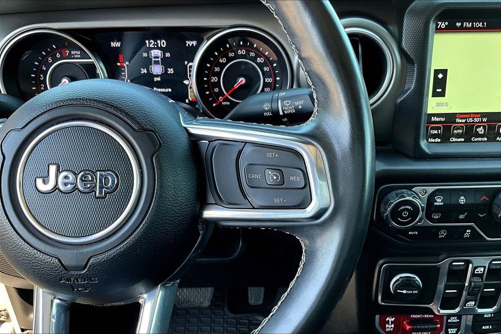 Used 2022 Jeep Gladiator Rubicon w/ LED Lighting Group AWD/4WD image 15
