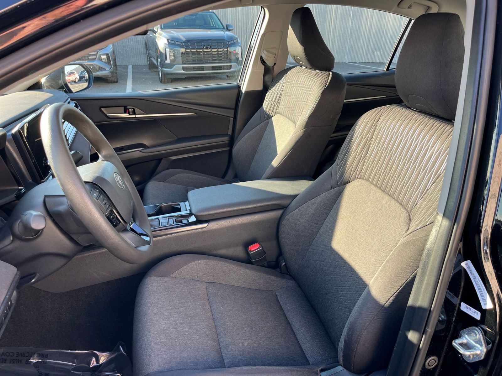 Used 2025 Toyota Camry LE image 35