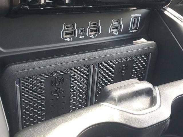 New 2026 RAM 1500 Laramie w/ Night Edition AWD/4WD image 29