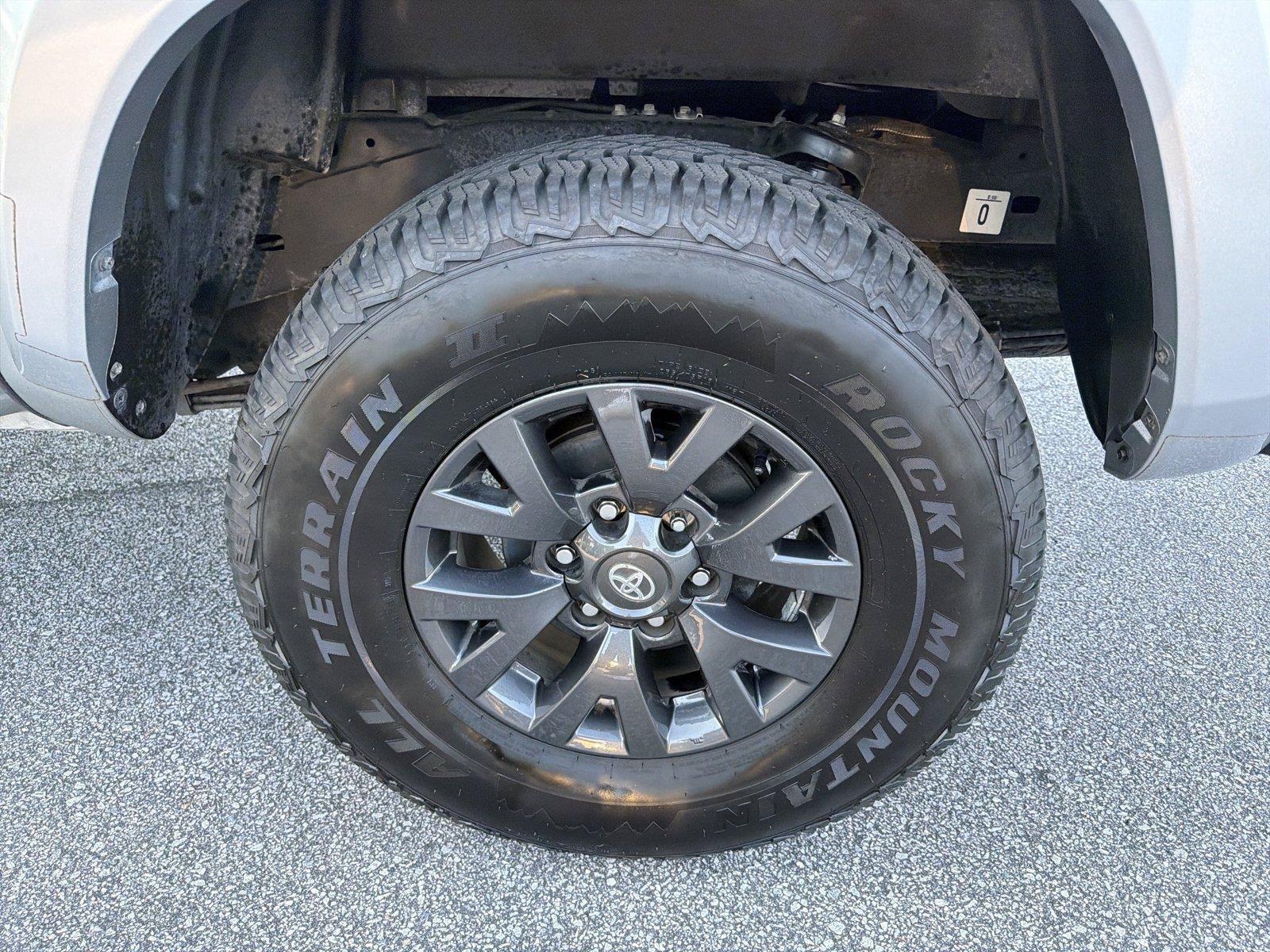 Used 2022 Toyota Tacoma SR5 w/ Technology Package RWD image 18