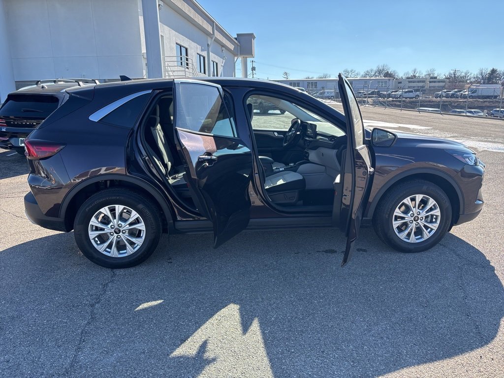 Used 2023 Ford Escape Active w/ Tech Pack #2 image 8