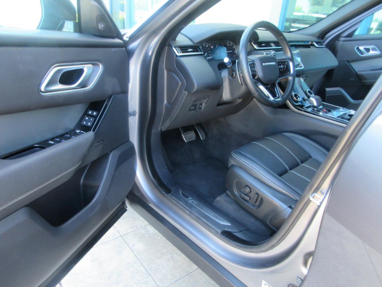 Used 2023 Land Rover Range Rover Velar R-Dynamic S AWD/4WD image 6