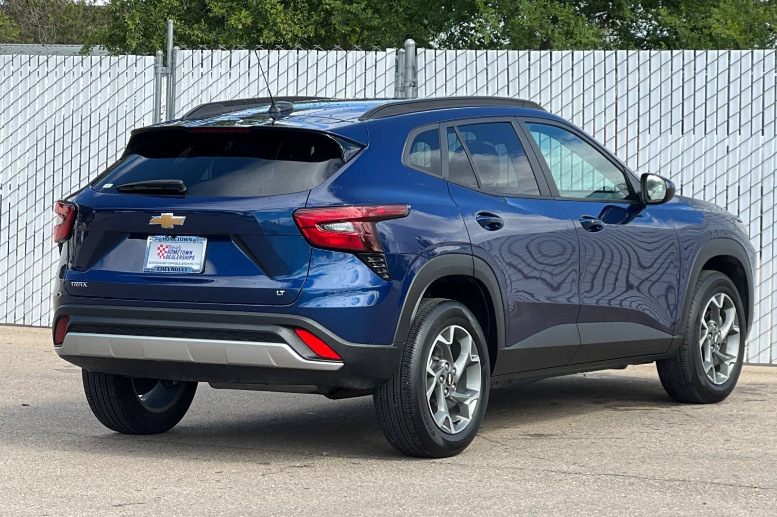 Certified 2024 Chevrolet Trax LT w/ LT Convenience Package FWD image 4