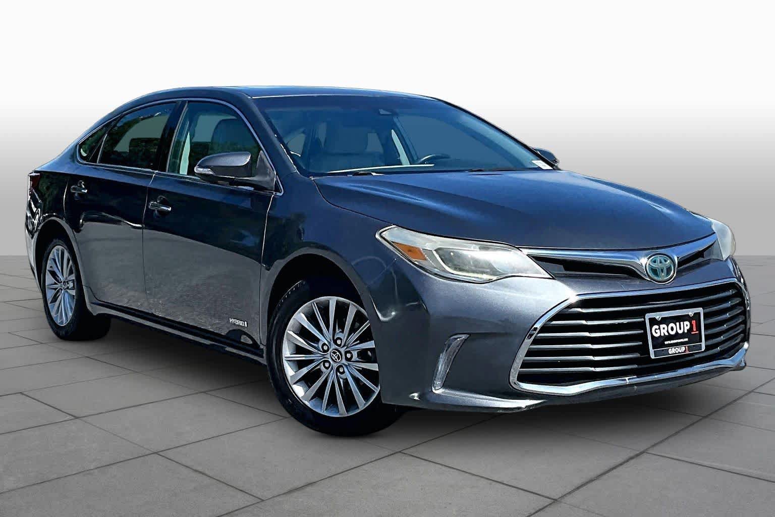Used 2017 Toyota Avalon Limited FWD image 3