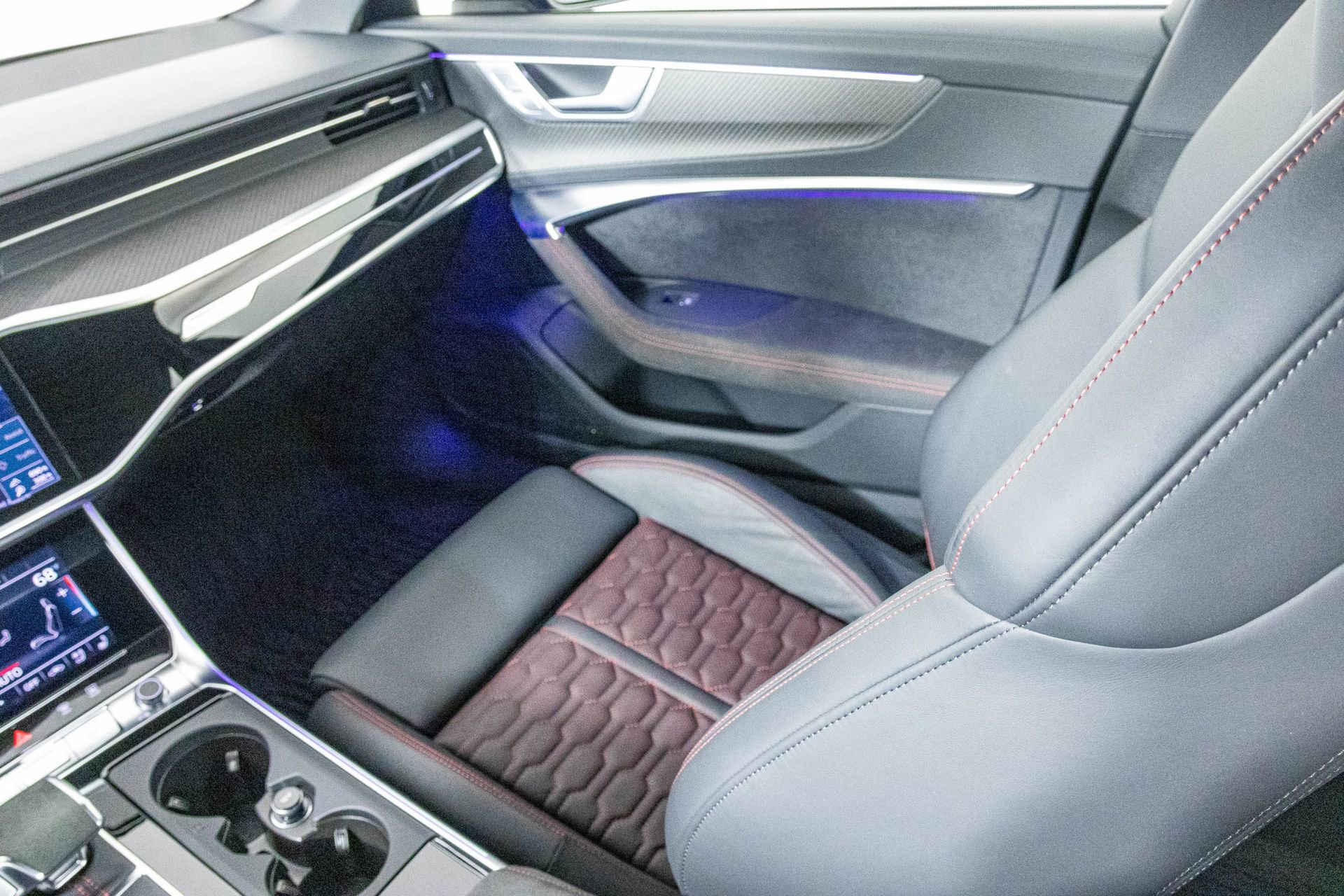 Used 2024 Audi RS 6 performance image 36