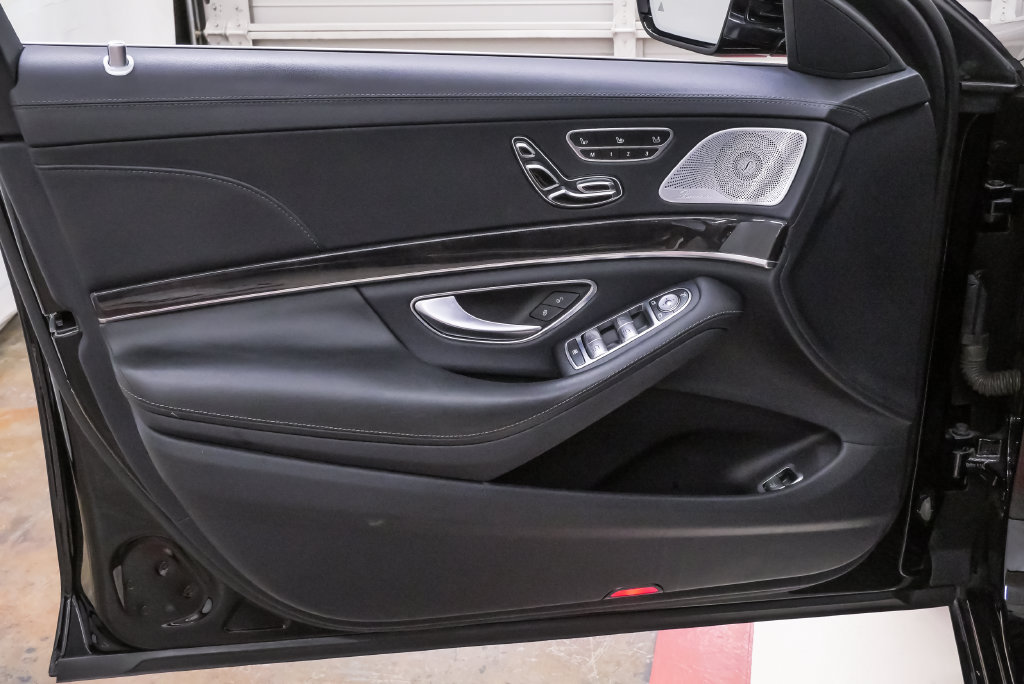 Used 2018 Mercedes-Benz S 560 Sedan image 25