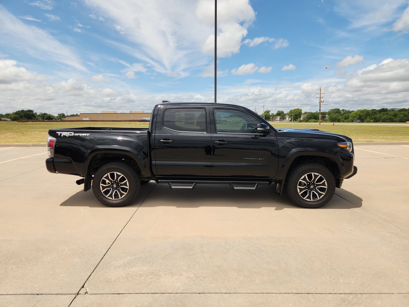 Used 2023 Toyota Tacoma TRD Sport w/ Technology Package RWD image 7