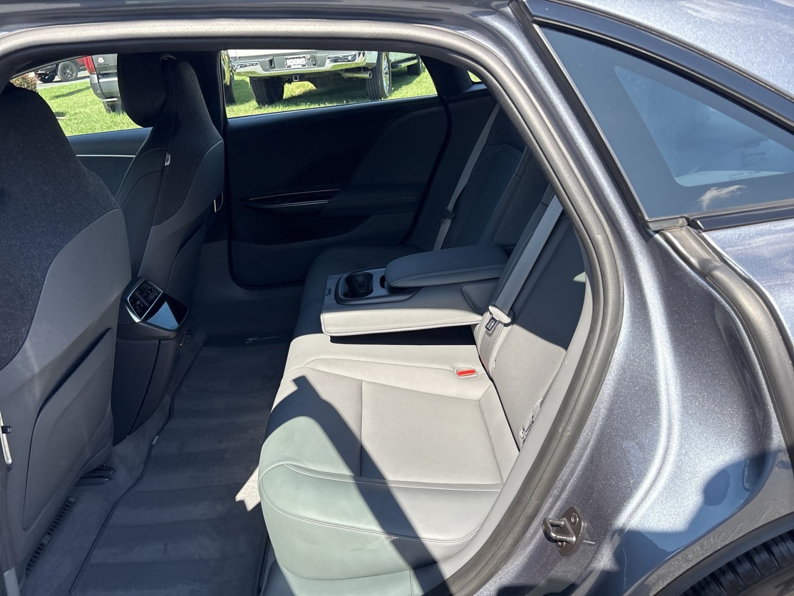 Used 2024 Lucid Air Touring AWD/4WD image 24