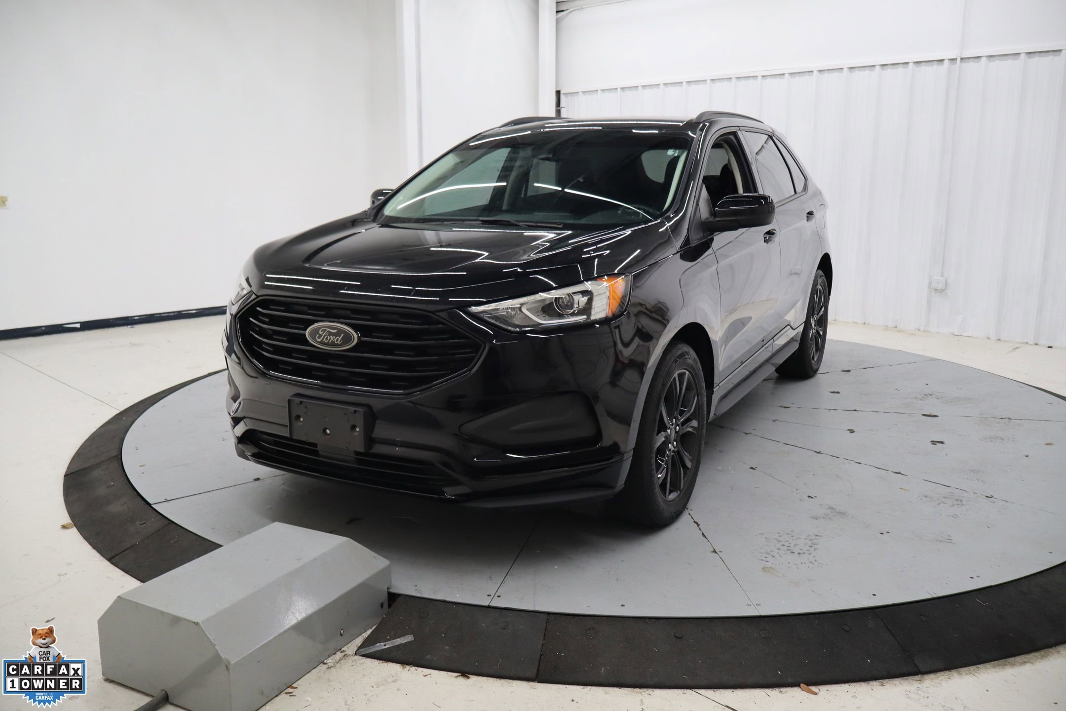 Certified 2022 Ford Edge SE w/ Black Appearance Package image 10