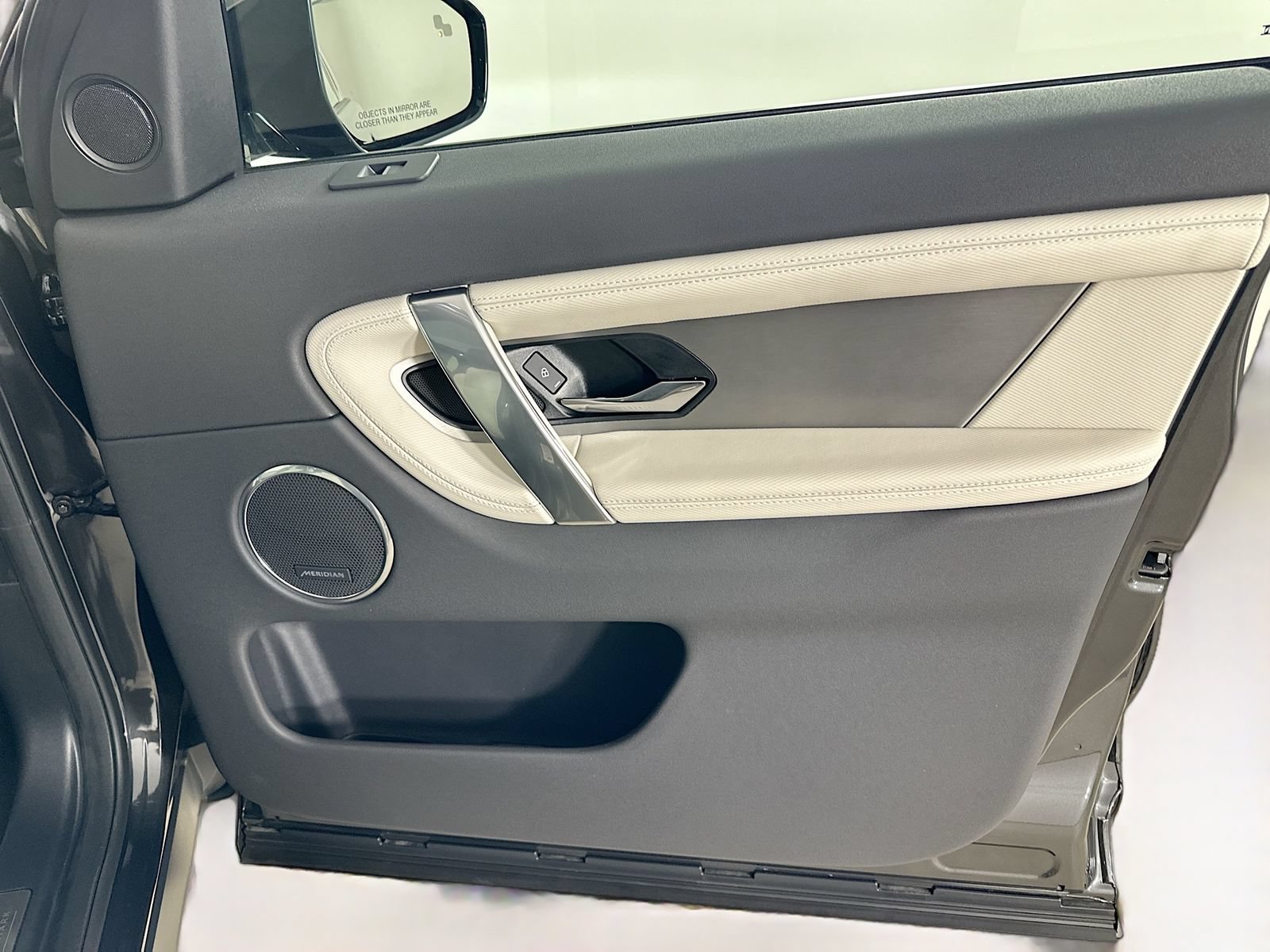 New 2026 Land Rover Discovery Sport Landmark AWD/4WD image 44