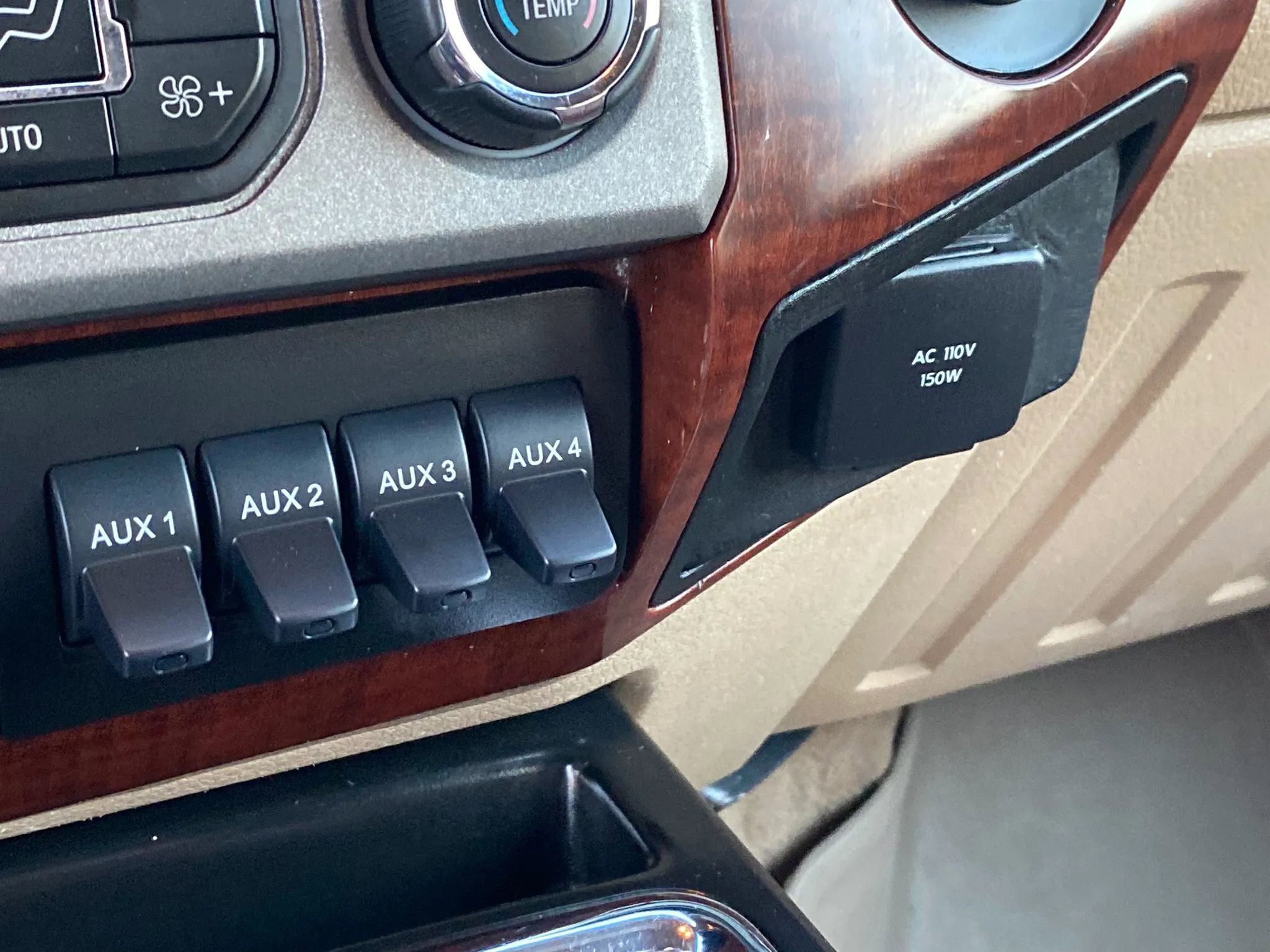 Used 2014 Ford F350 King Ranch w/ King Ranch w/Chrome Package image 30