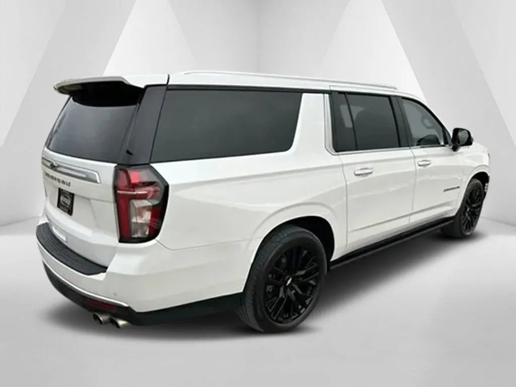 Used 2023 Chevrolet Suburban High Country image 7