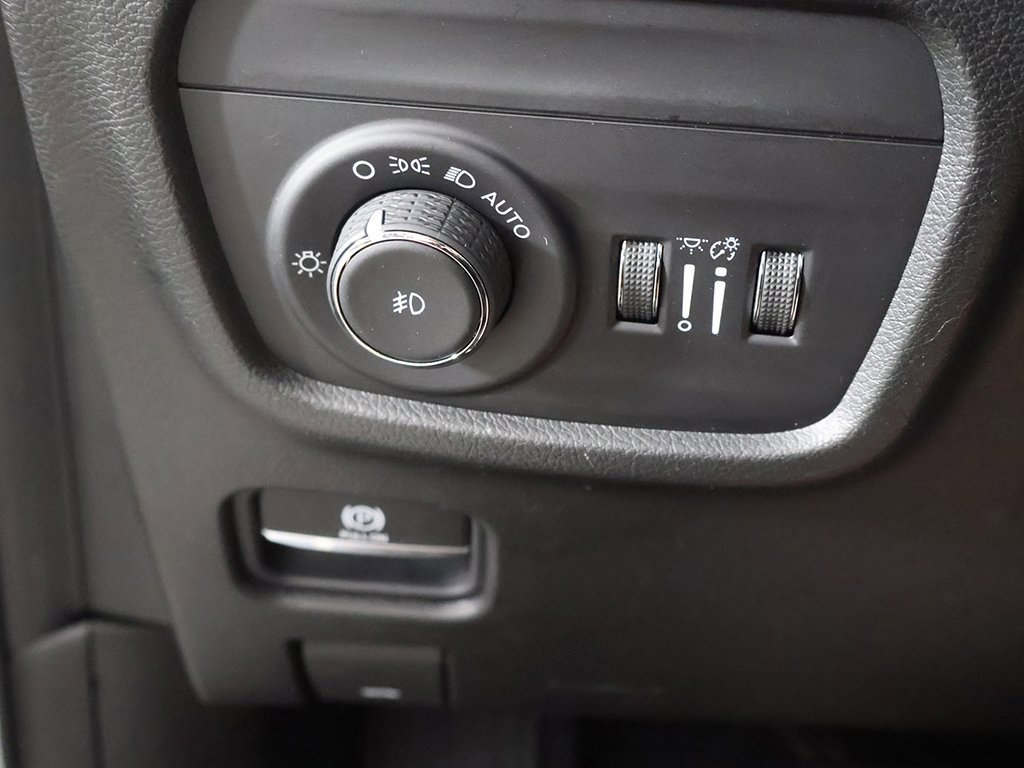 Used 2021 Jeep Grand Cherokee L Overland w/ Luxury Tech Group IV image 45