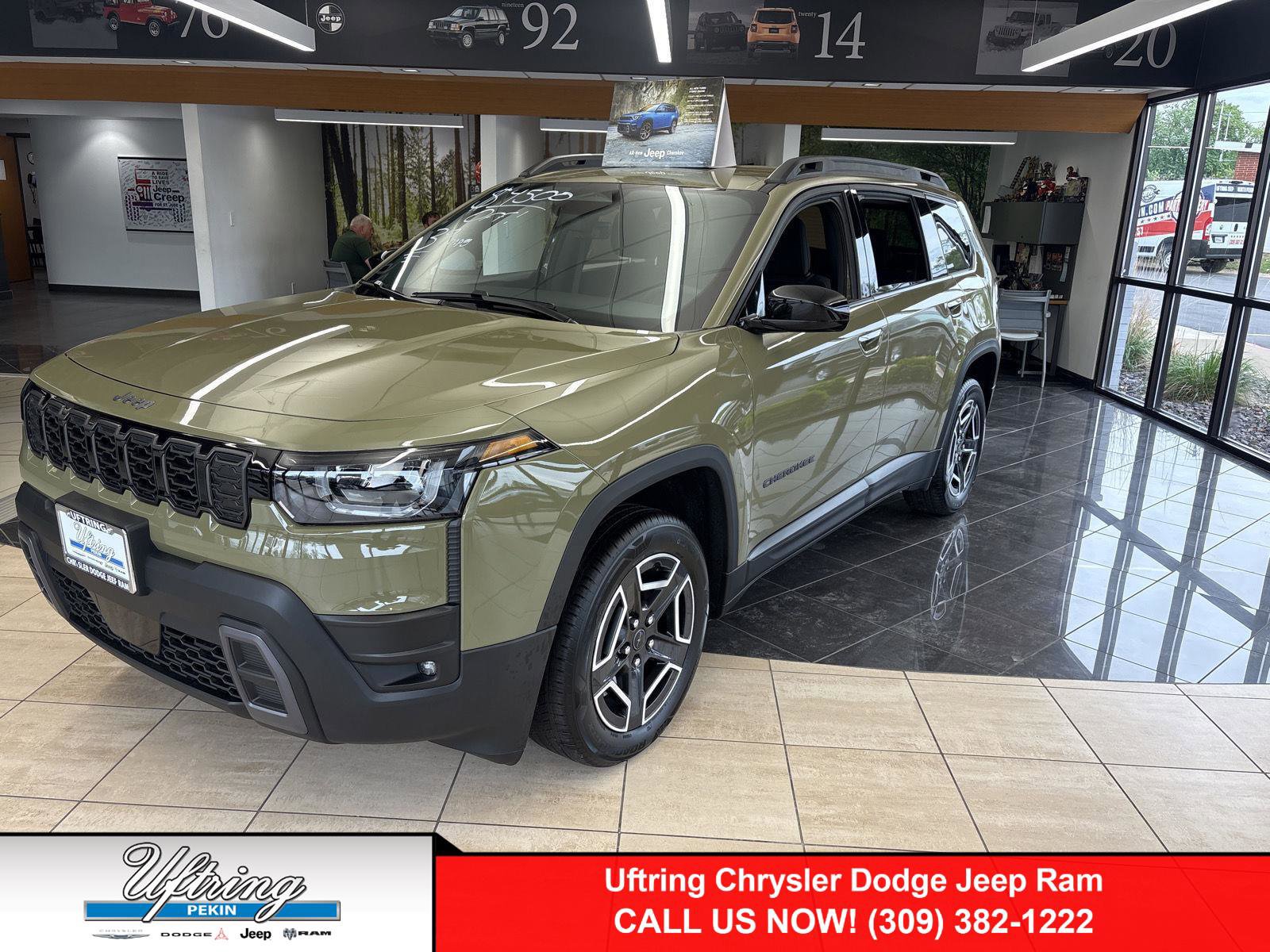 New 2026 Jeep Cherokee Laredo AWD/4WD image 1