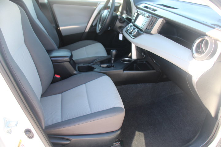 Used 2015 Toyota RAV4 LE FWD image 19