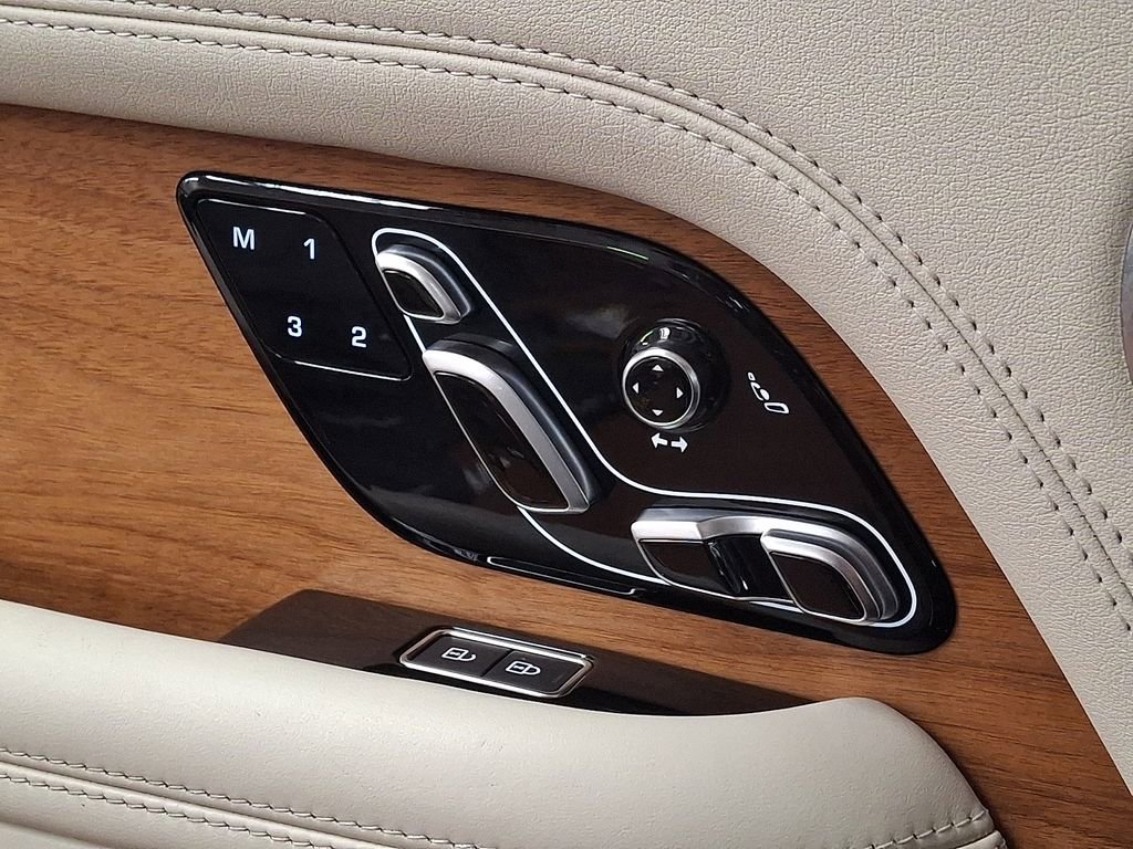 Used 2021 Land Rover Range Rover HSE image 22
