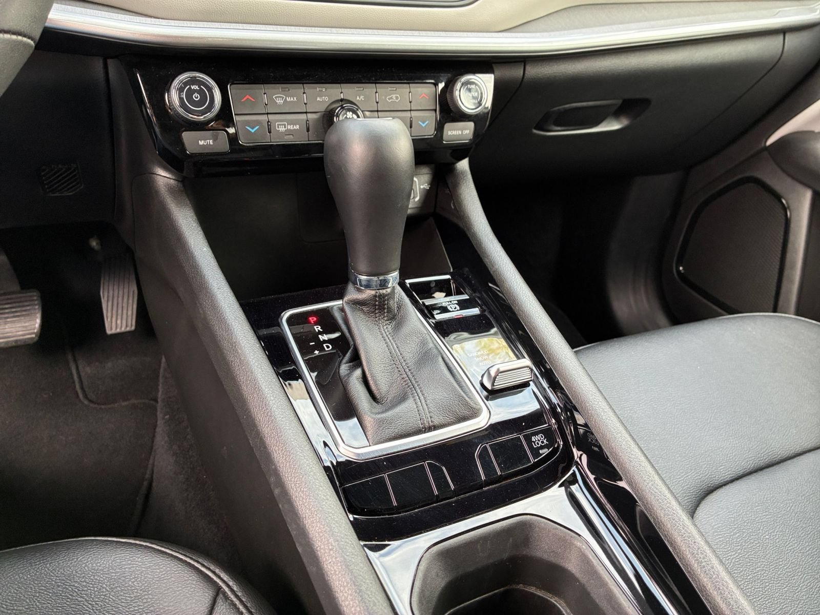 Used 2025 Jeep Compass Limited AWD/4WD image 42