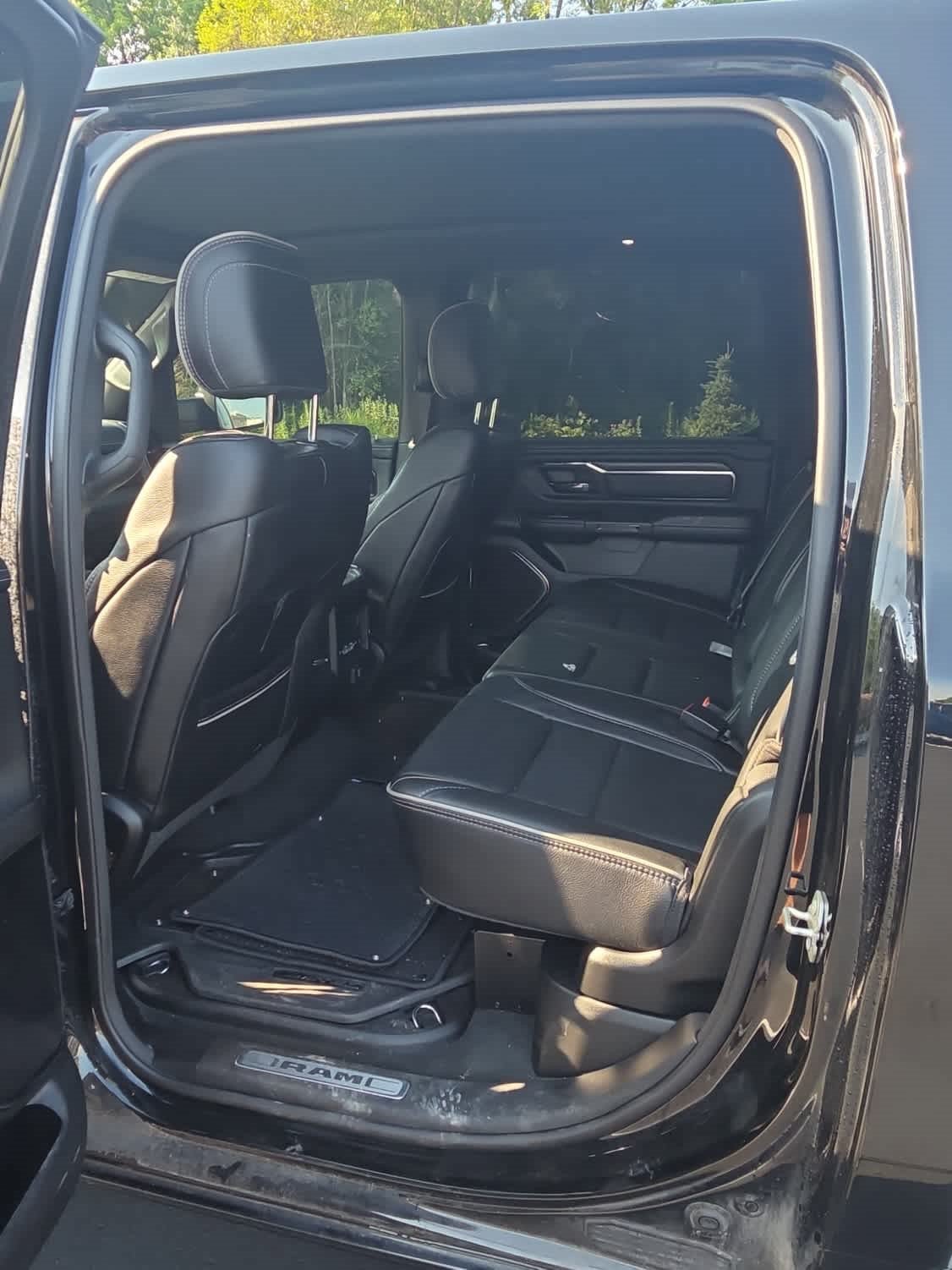 Used 2024 RAM 1500 Limited AWD/4WD image 6