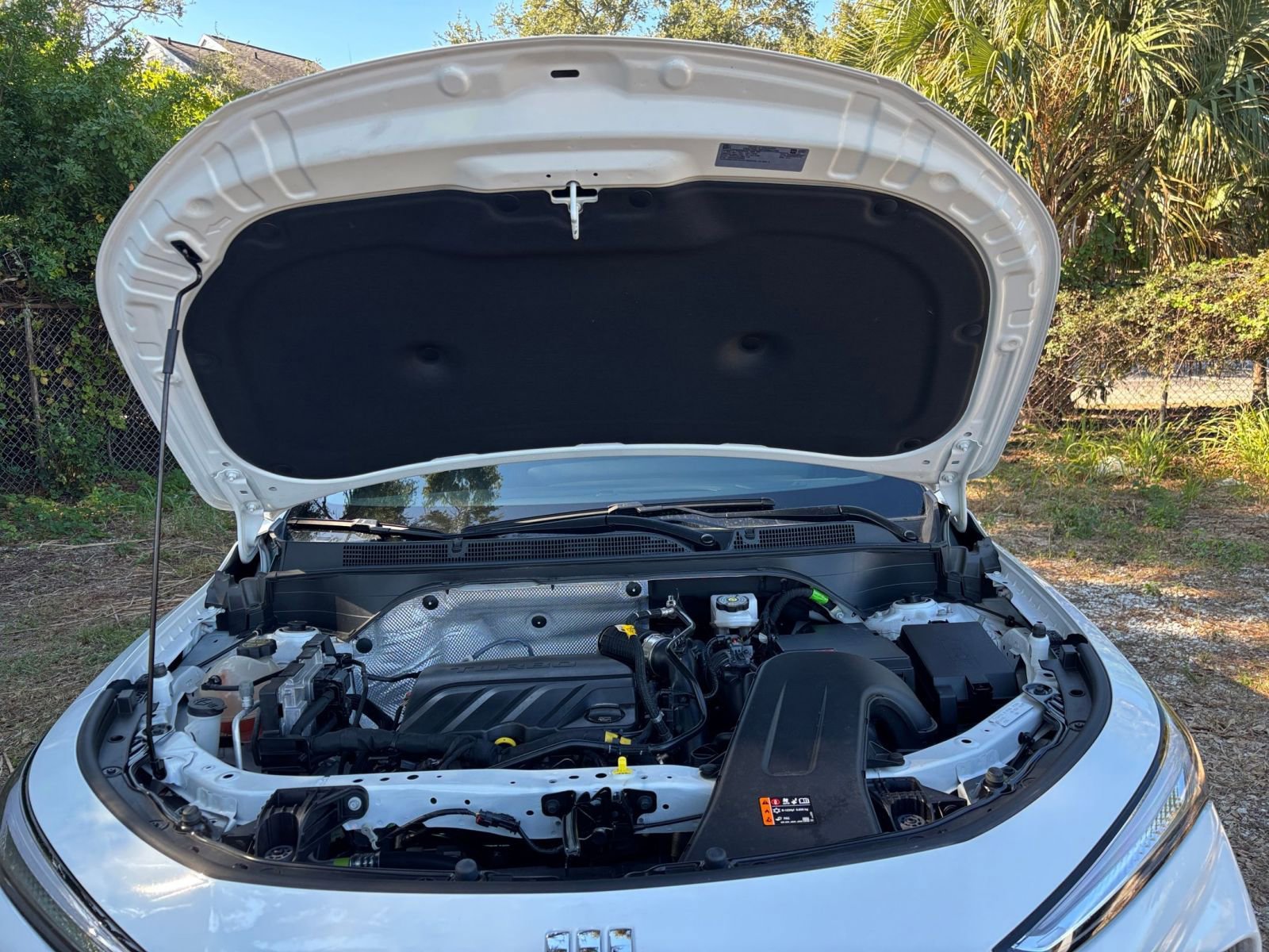 Used 2025 Buick Envista Preferred image 32