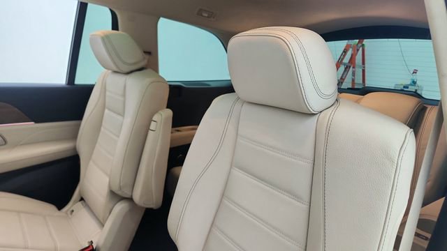 Used 2024 Mercedes-Benz GLS 450 4MATIC image 34