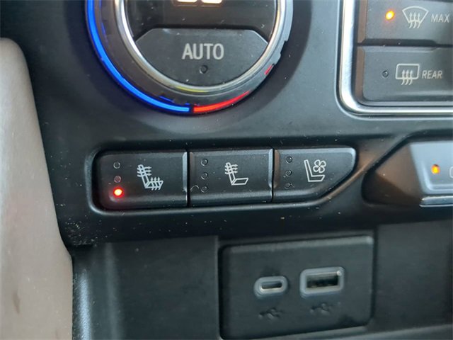 Used 2022 Chevrolet Suburban High Country image 23