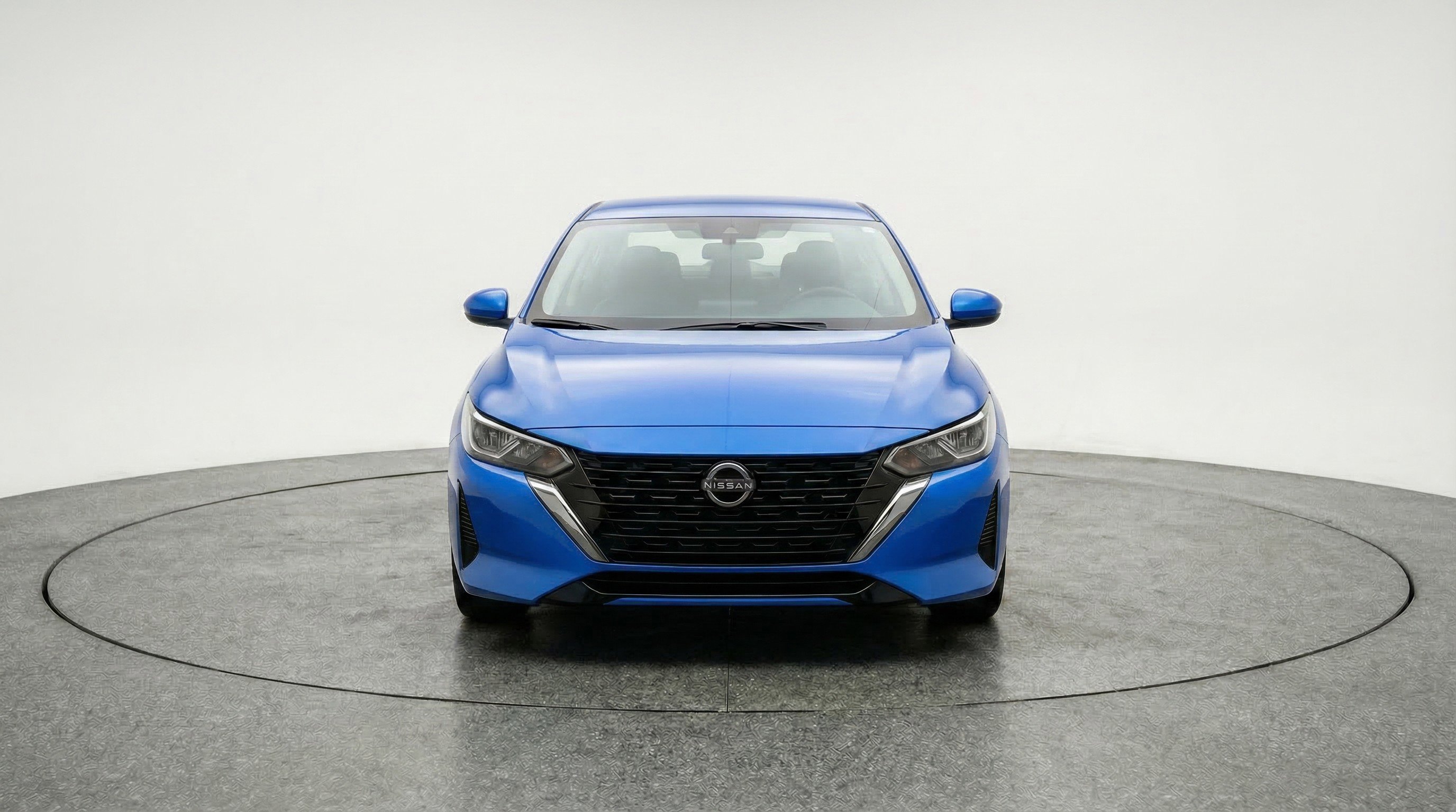 Used 2025 Nissan Sentra SV image 2