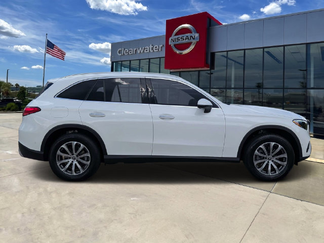 Used 2025 Mercedes-Benz GLC 300 4MATIC image 3