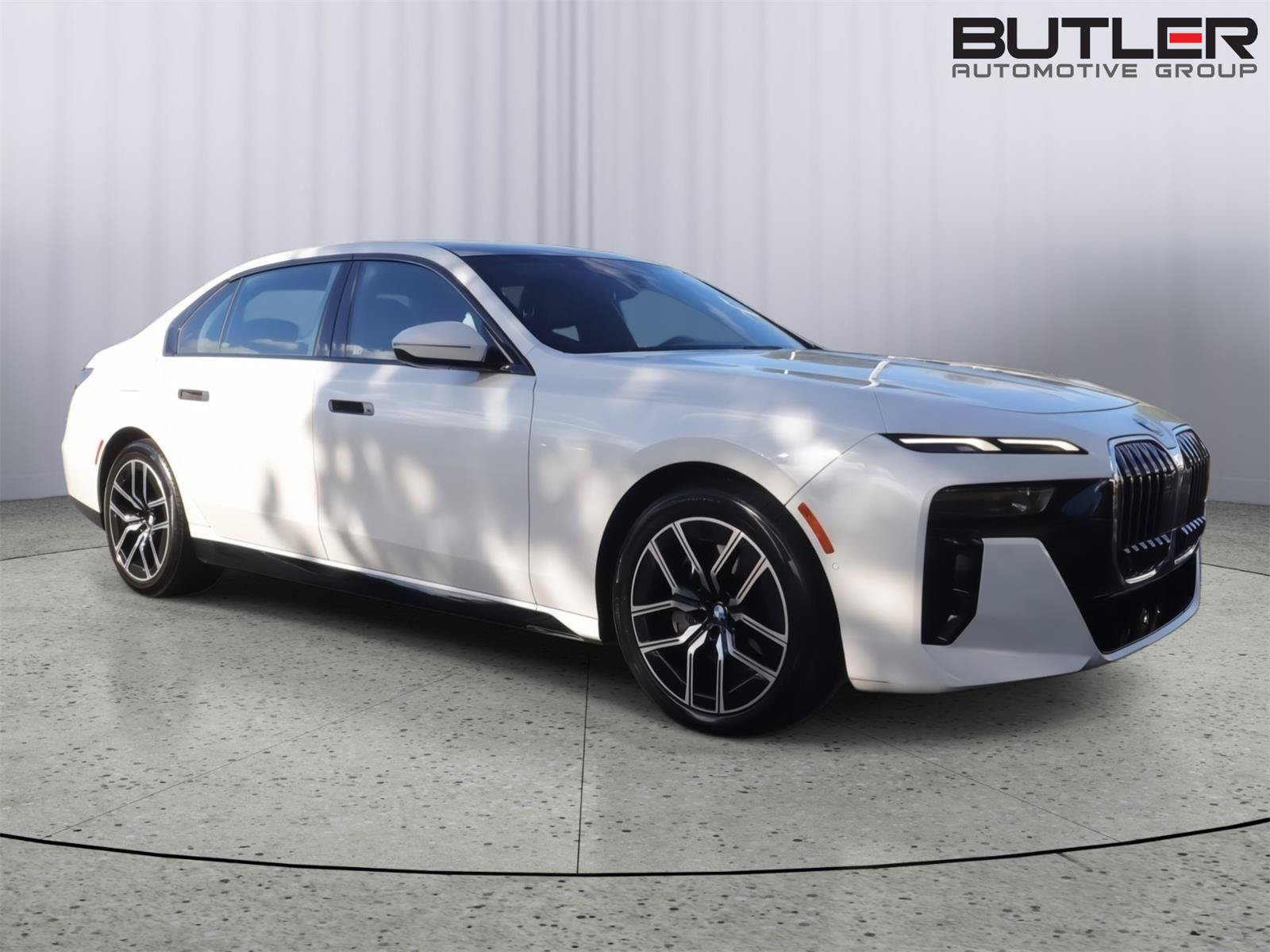 Used 2023 BMW 740i RWD image 8