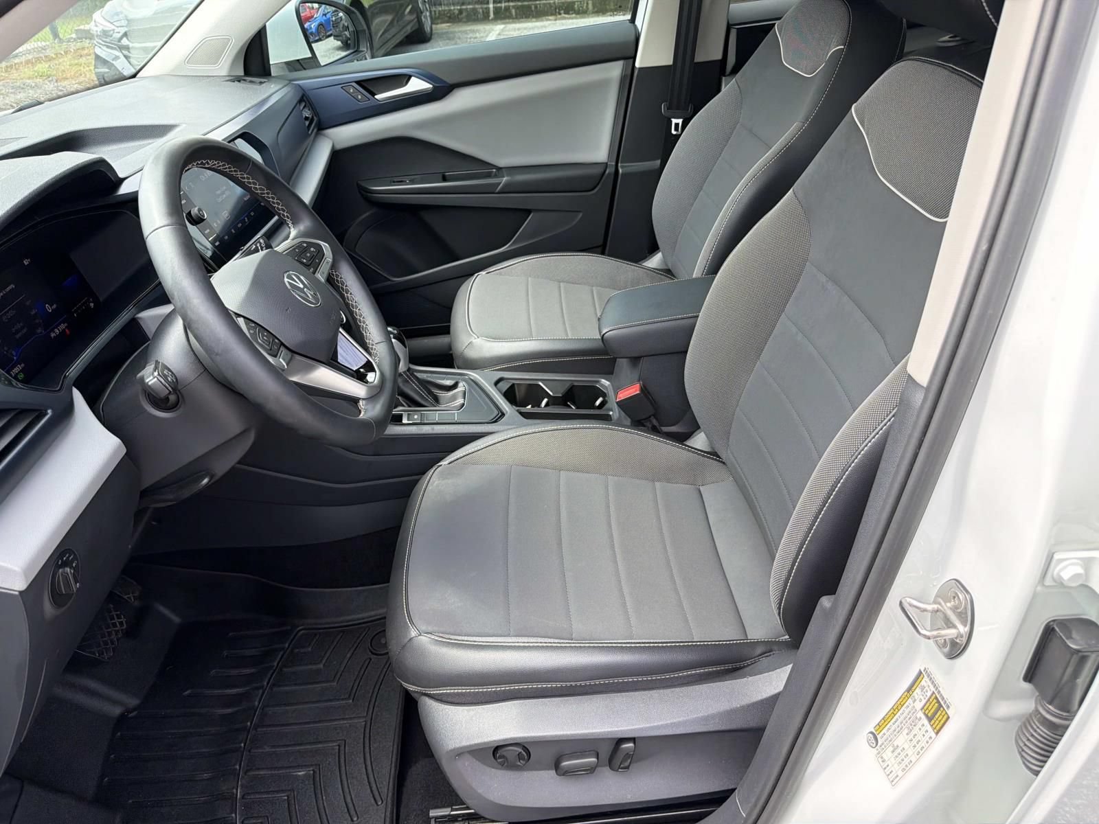 Used 2023 Volkswagen Taos SE FWD image 9