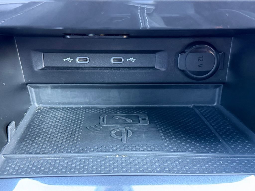 Used 2024 Volkswagen Tiguan SE R-Line image 23