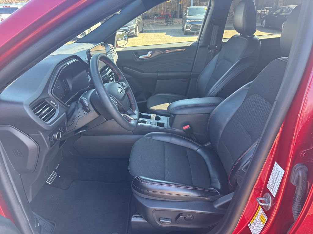 Used 2024 Ford Escape ST-Line w/ Tech Pack #1 image 6