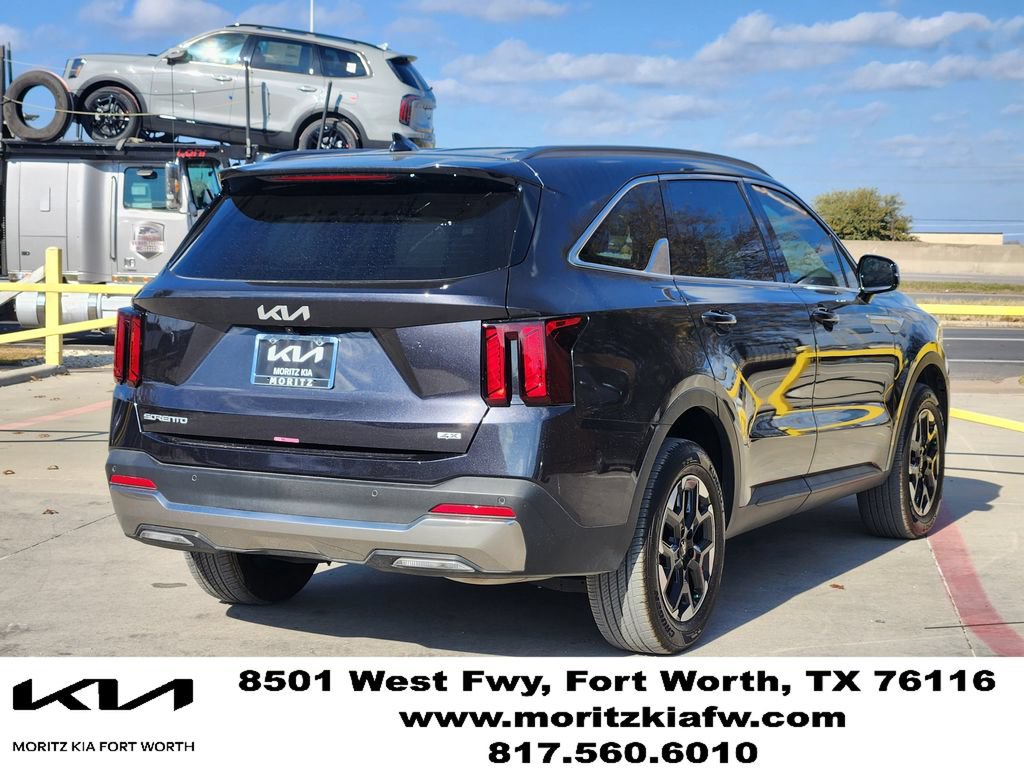 Certified 2025 Kia Sorento S AWD/4WD image 6