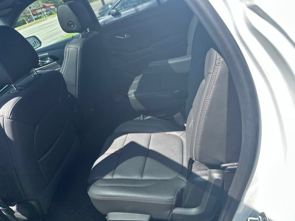Used 2023 Chevrolet Traverse RS AWD/4WD image 9