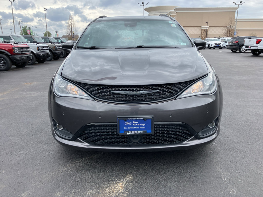 Used 2020 Chrysler Pacifica Touring-L Plus image 2