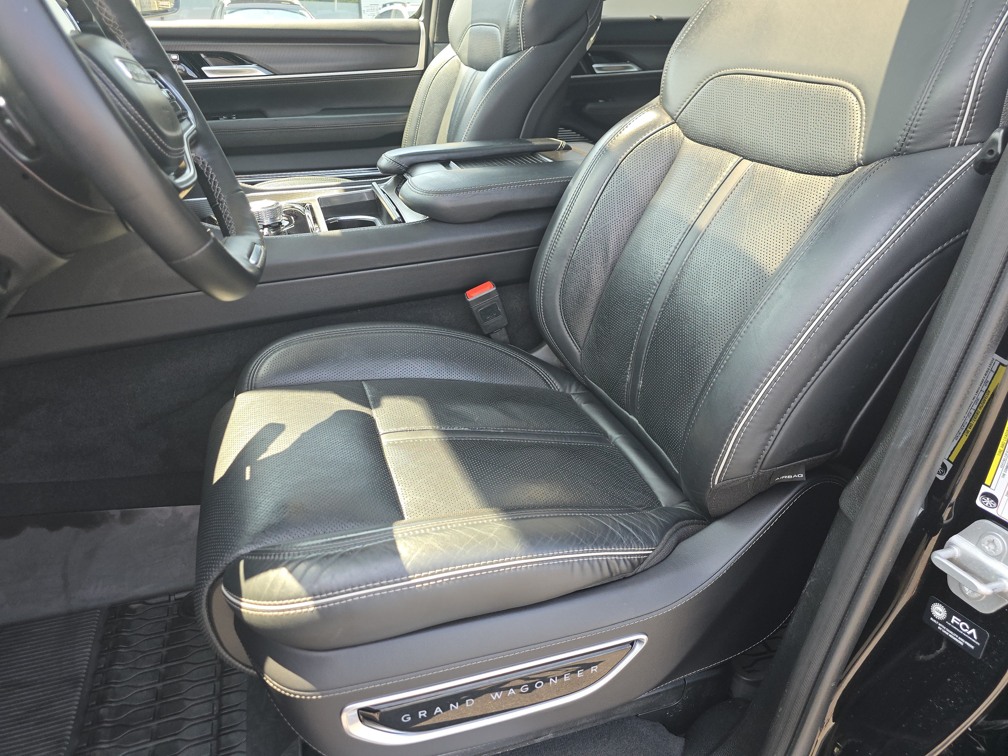 Used 2025 Jeep Grand Wagoneer Series II Obsidian w/ Quick Order Packagew 28T AWD/4WD image 24