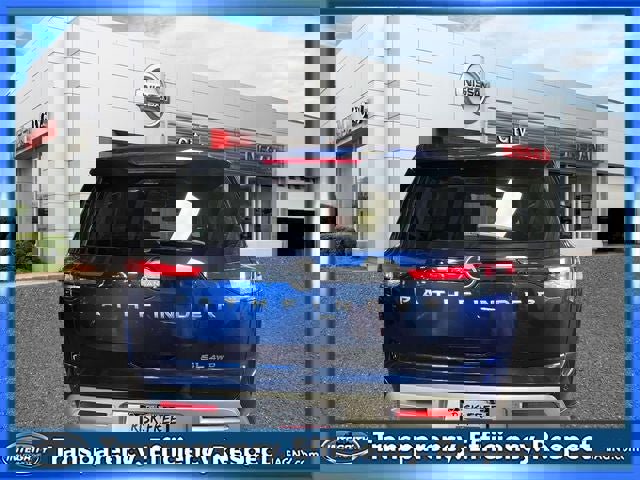 Used 2025 Nissan Pathfinder SL image 7