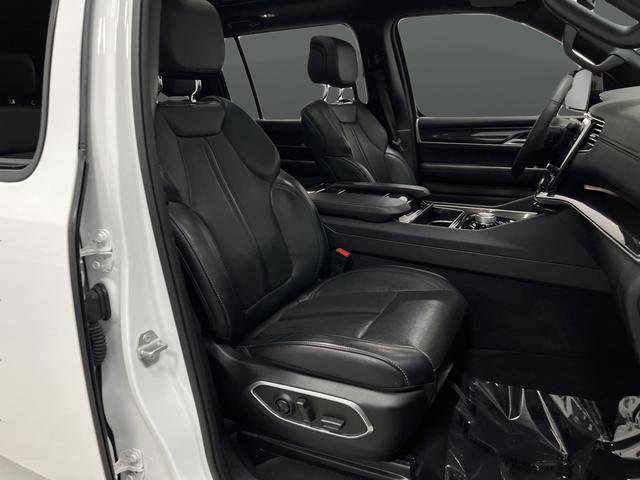 Used 2024 Jeep Wagoneer L 4WD w/ Premium Group I image 33