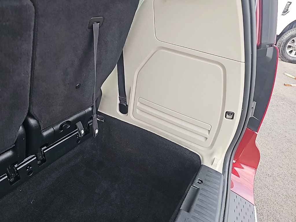 Used 2016 Dodge Grand Caravan American Value Package w/ UConnect Hands-Free Group FWD image 31