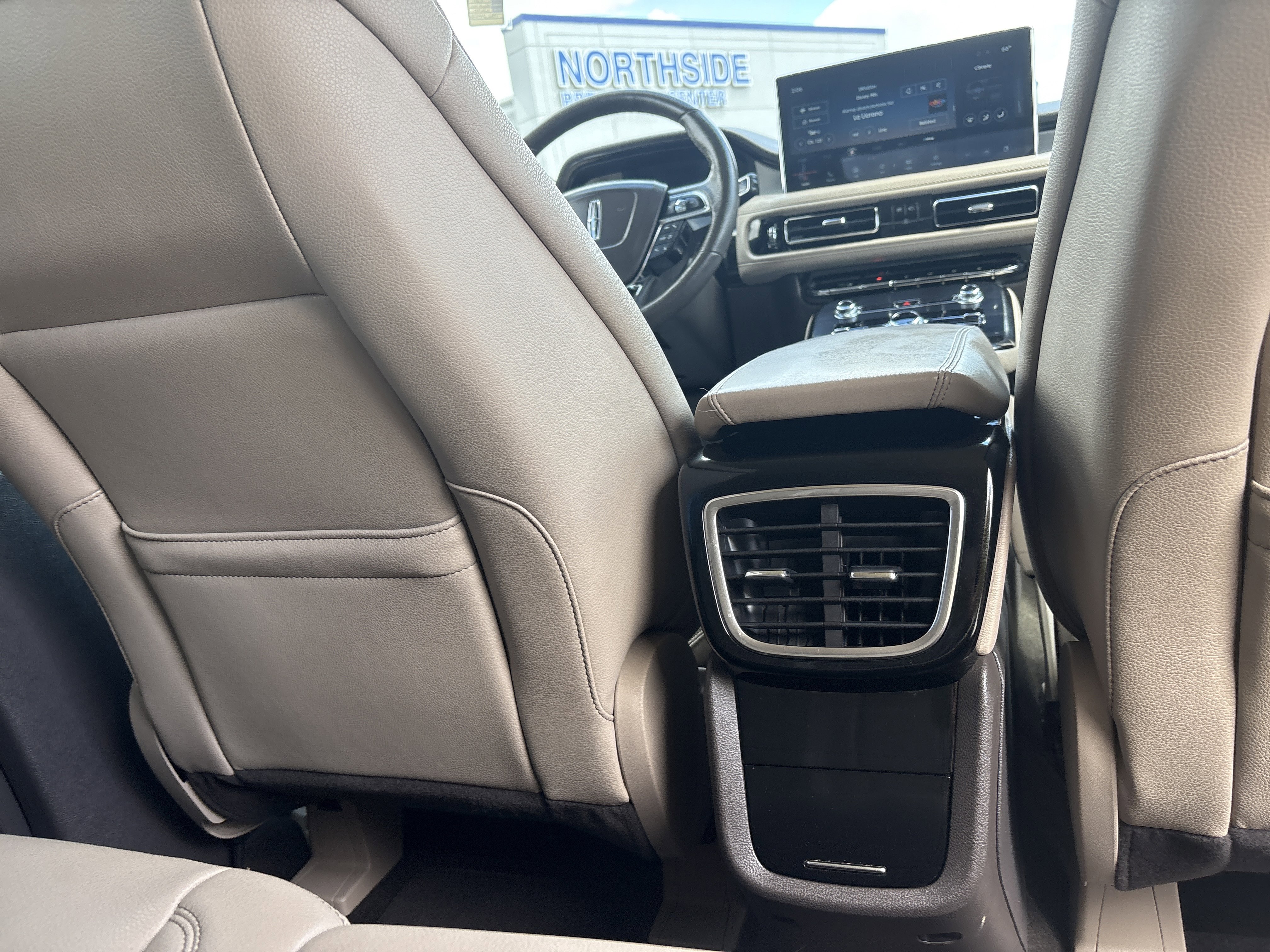 Used 2023 Lincoln Nautilus AWD w/ Premium Package image 8