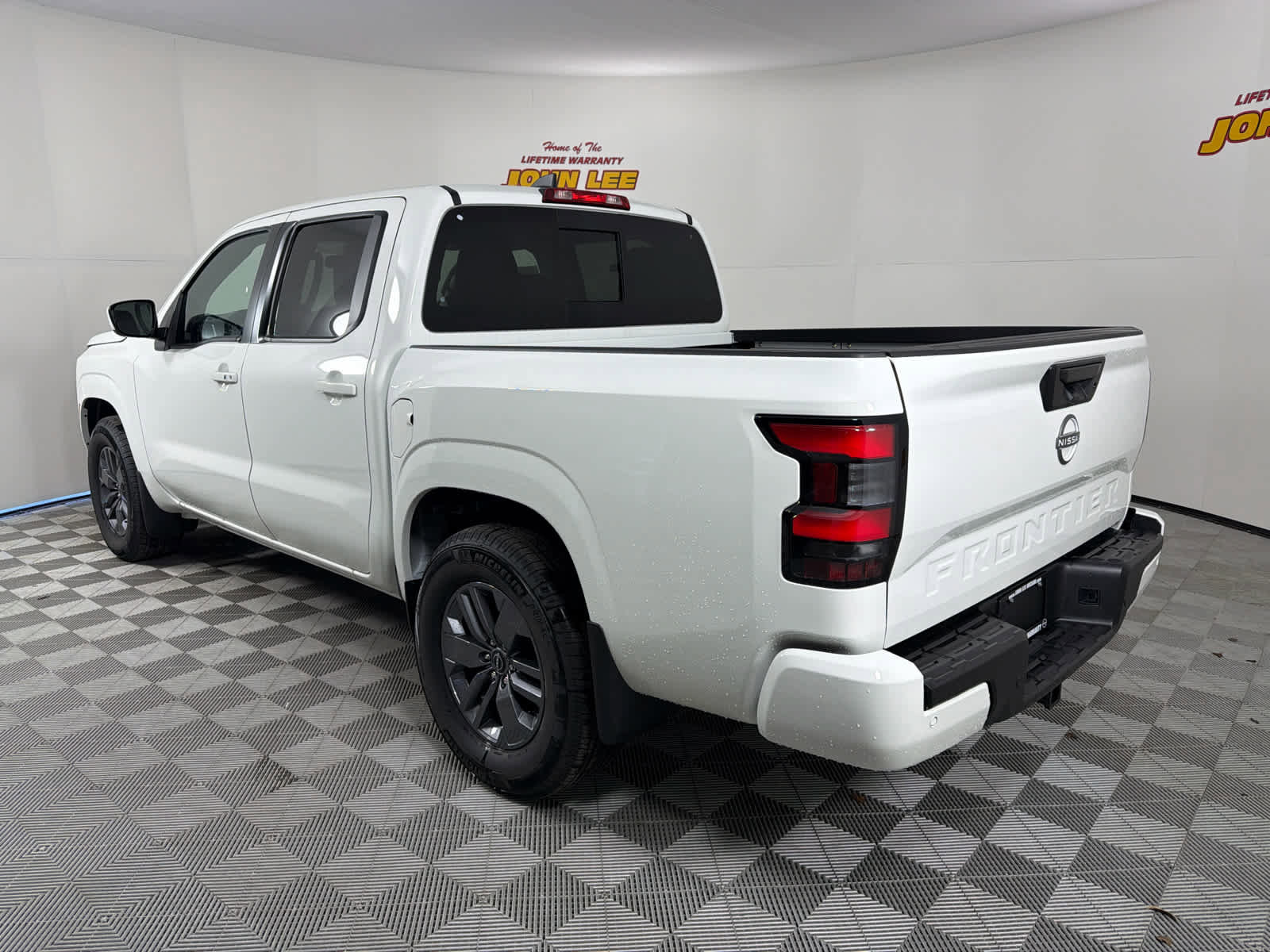 New 2025 Nissan Frontier SV w/ SV Convenience Package image 3