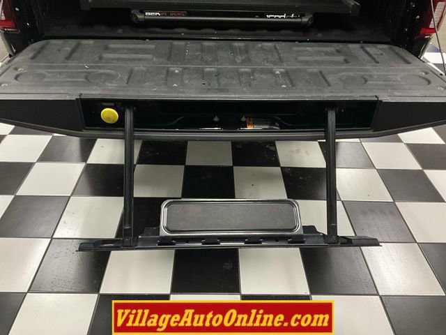 Used 2019 Ford F150 Platinum w/ Equipment Group 701A Luxury image 46