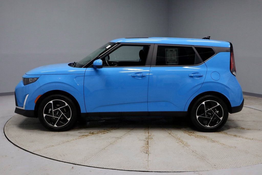 Used 2025 Kia Soul EX image 9